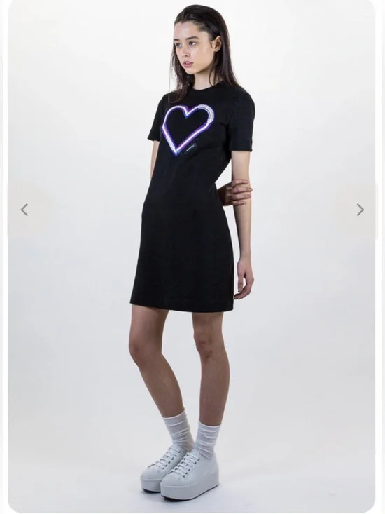 CARVEN Short Sleeve Heart Dress Size Medium EUC - Picture 2 of 15